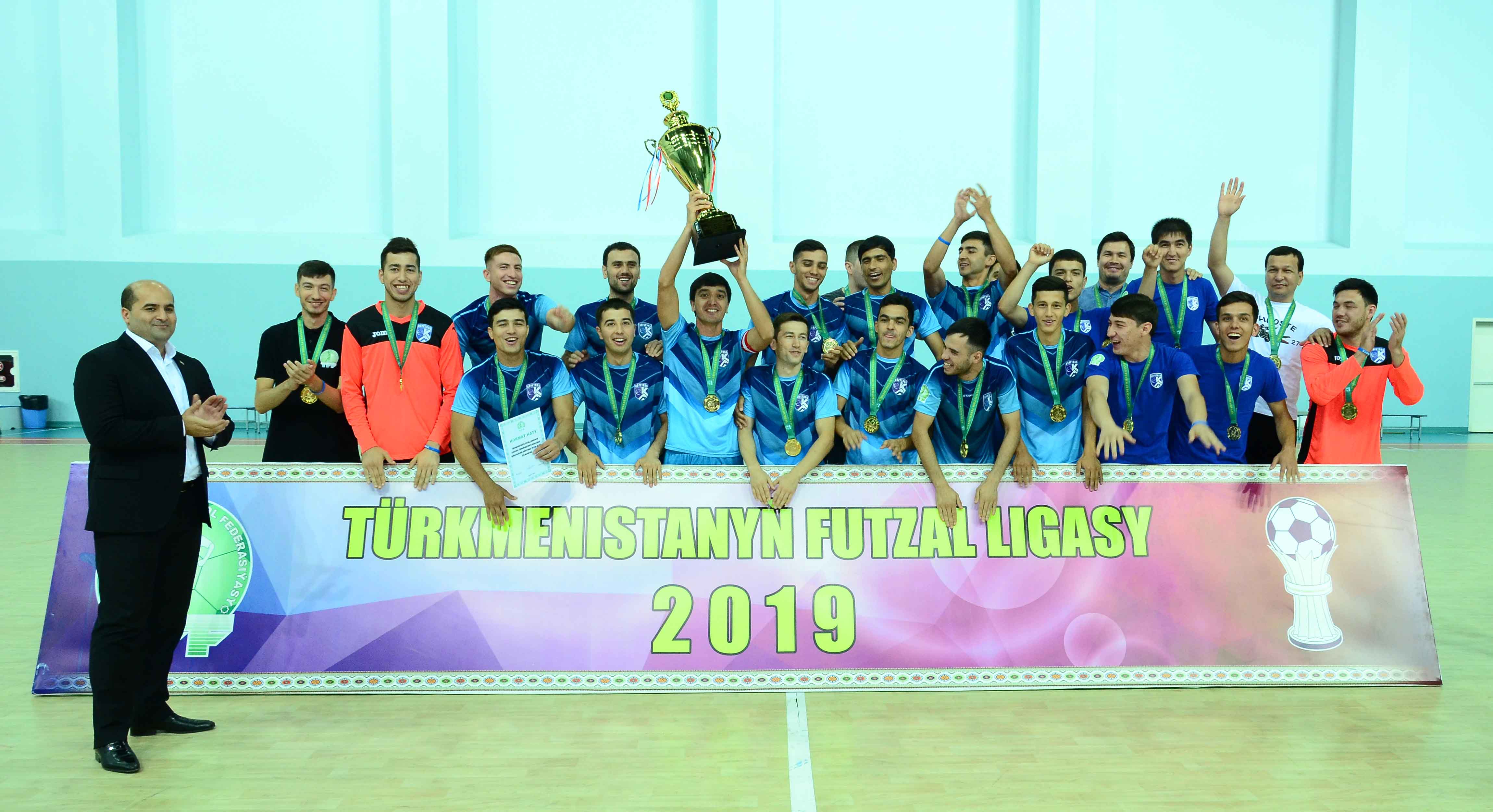 В Ашхабаде состоялось награждение призёров футзальной лиги Туркменистана-2019